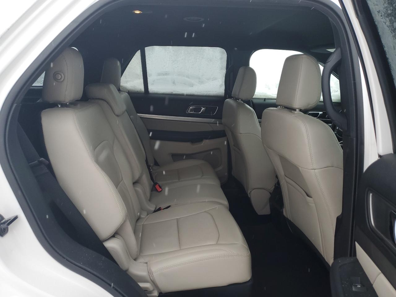 2018 Ford Explorer - Image 11
