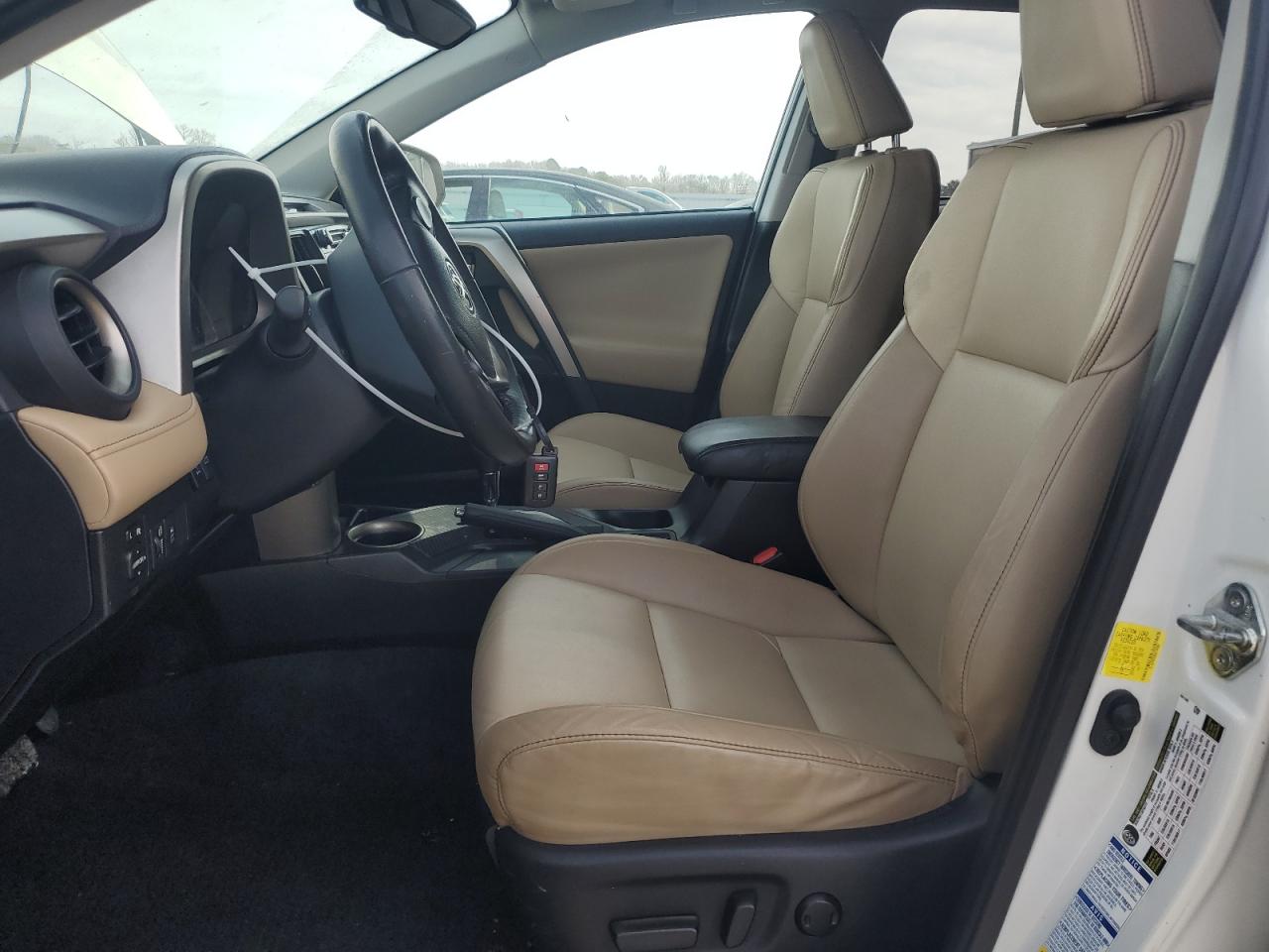 2014 Toyota RAV 4 - Image 7