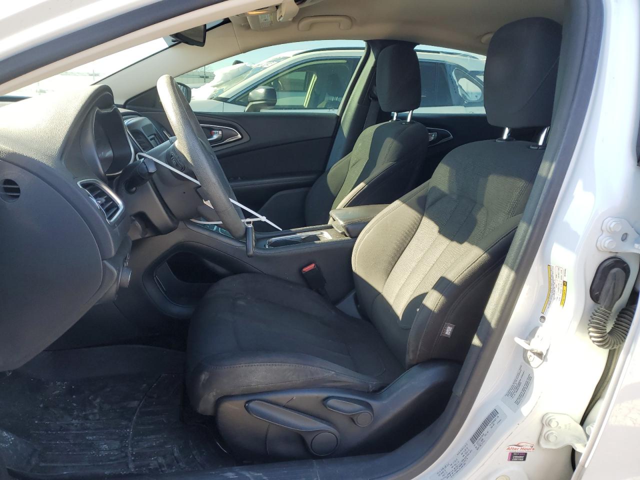 2016 Chrysler 200 - Image 7
