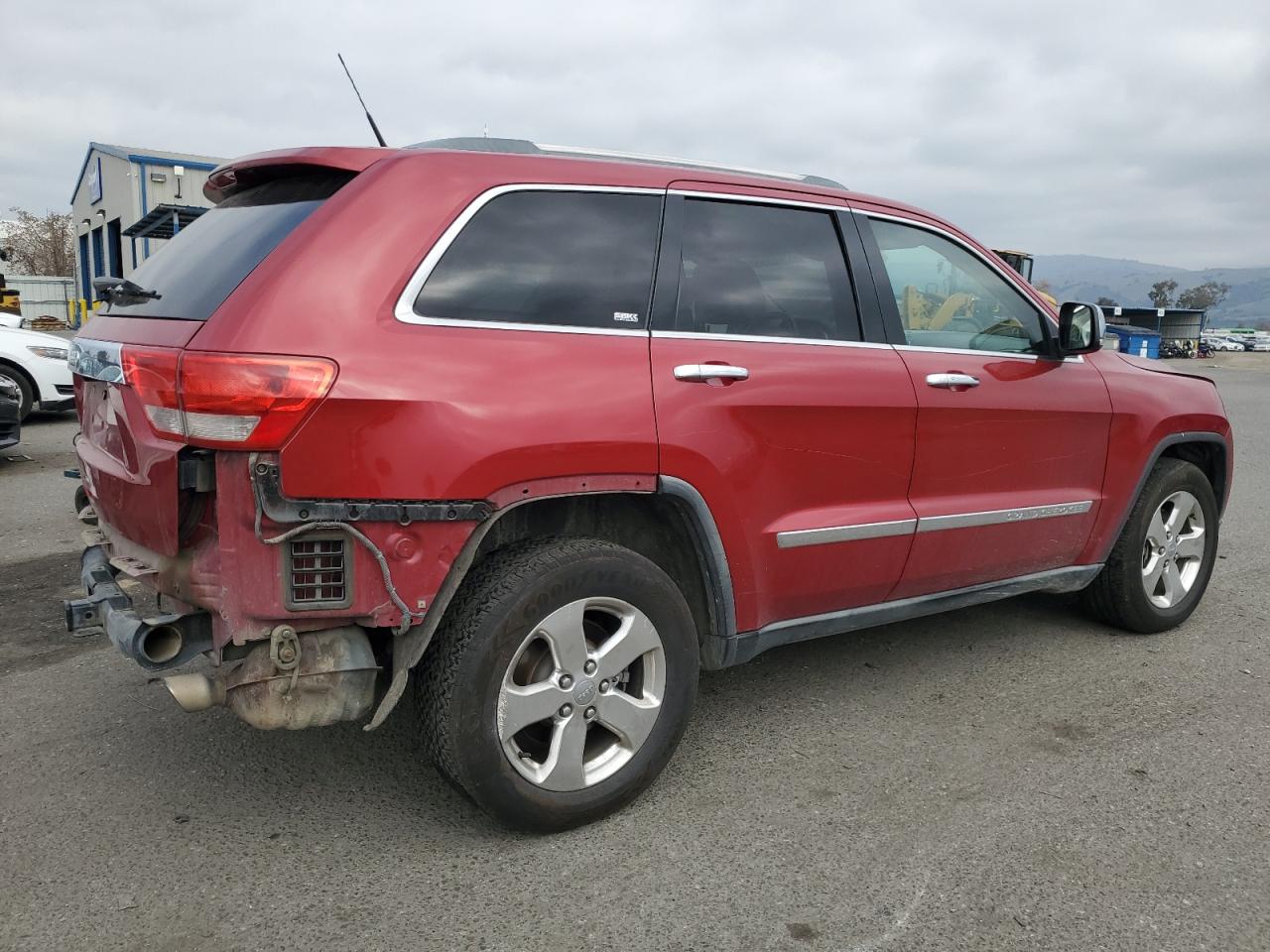 2011 Jeep Grand Cherokee - Image 3