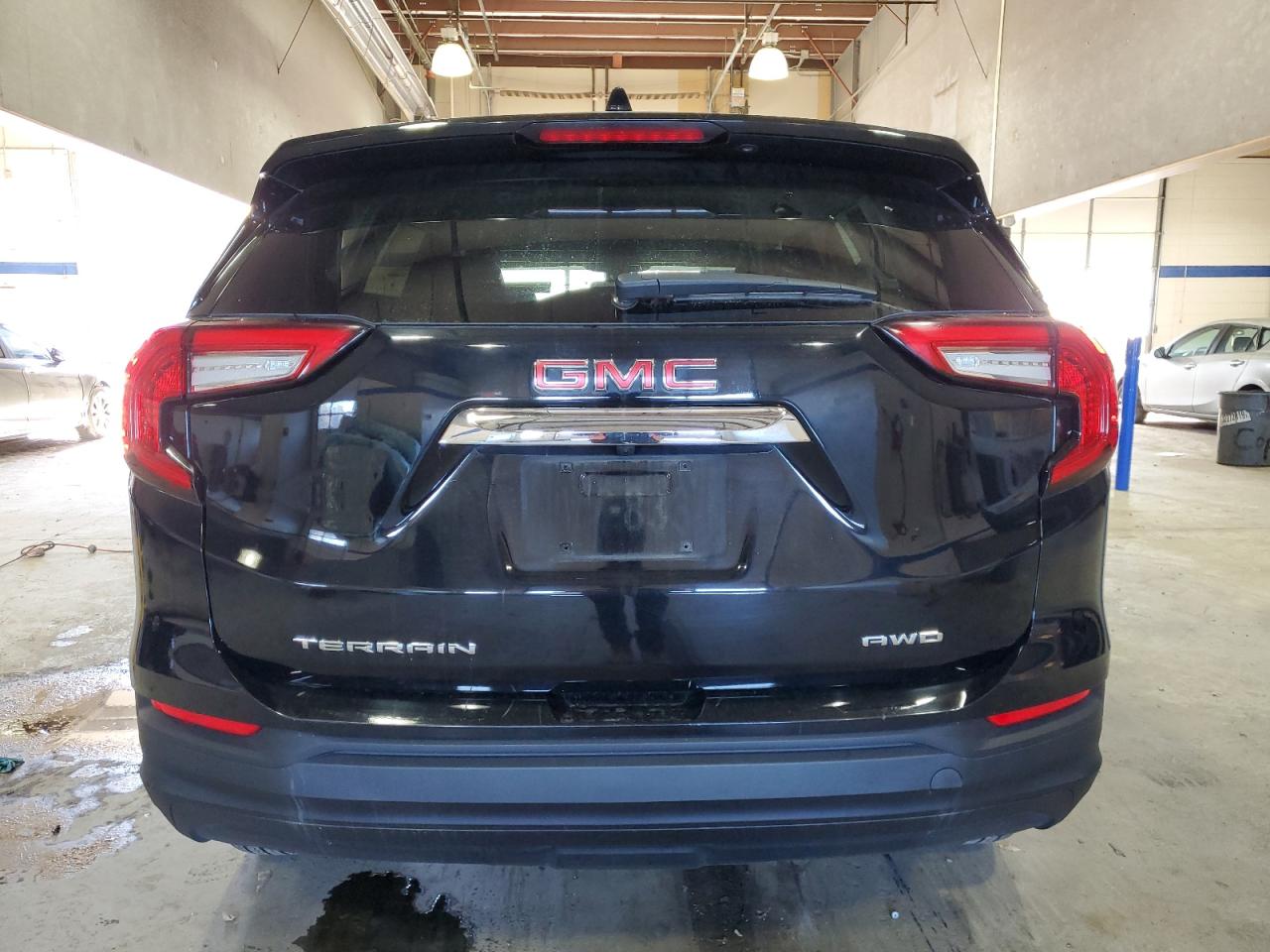2022 GMC Terrain - Image 6