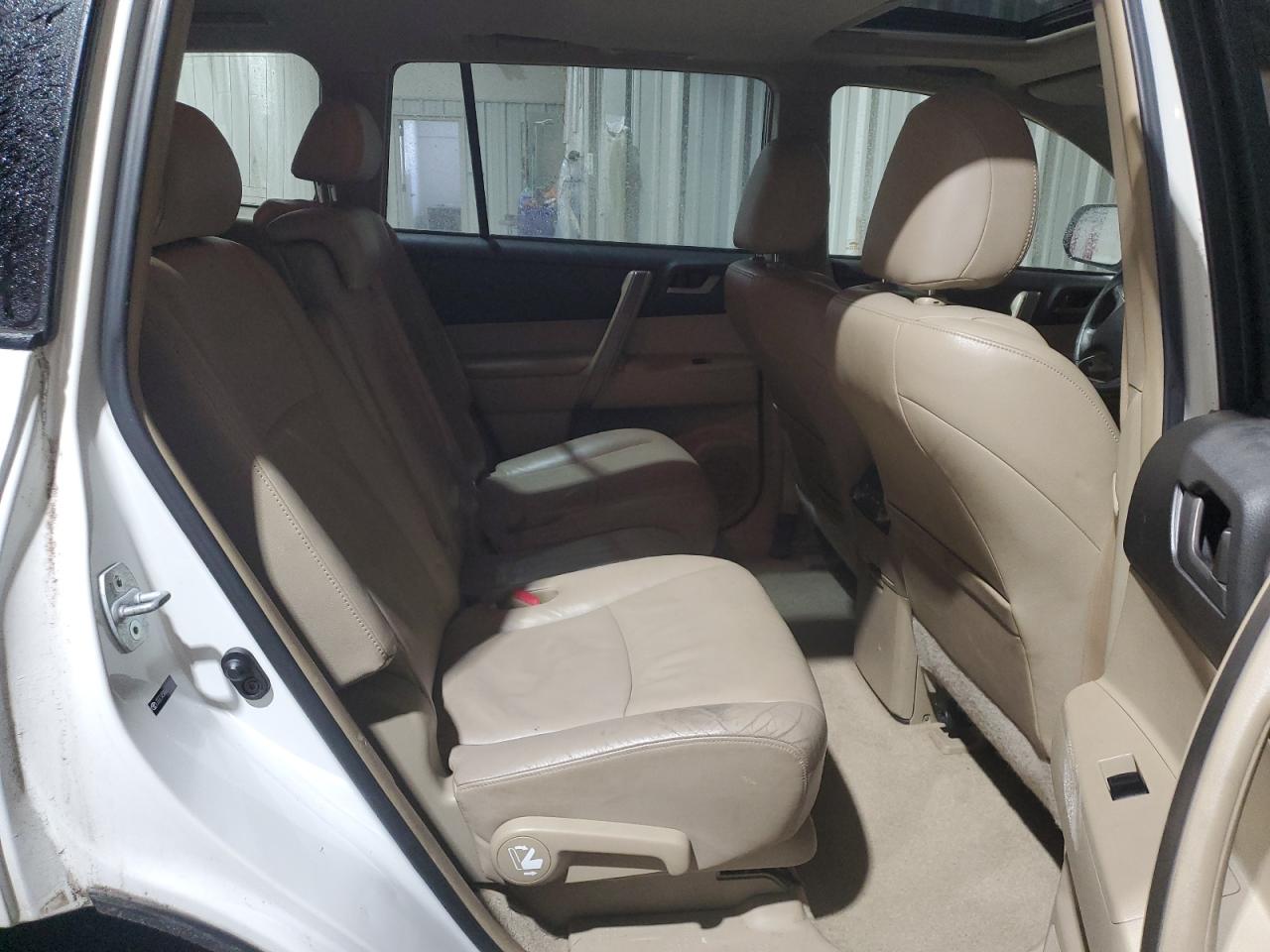2008 Toyota Highlander - Image 11