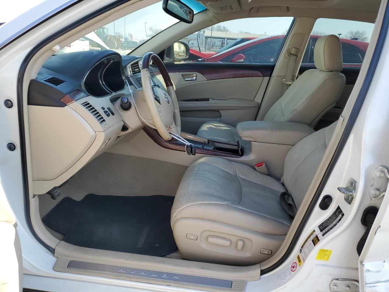 2012 Toyota Avalon - Image 7