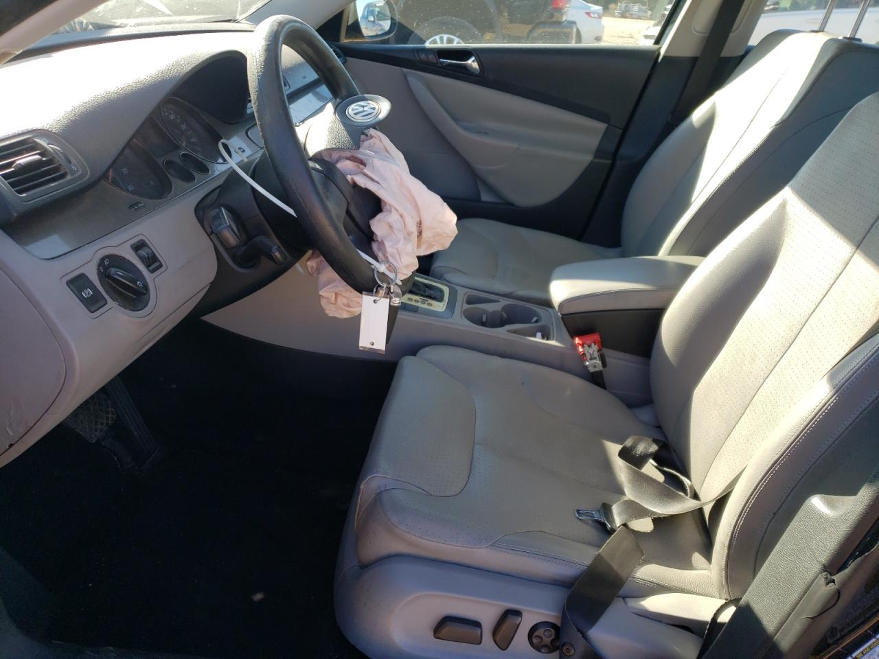 2008 Volkswagen Passat - Image 7