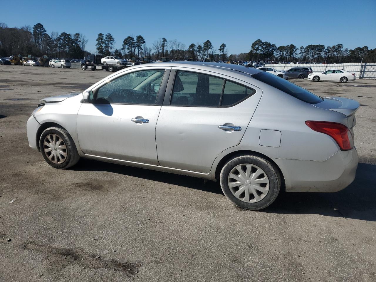 2013 Nissan Versa - Image 2