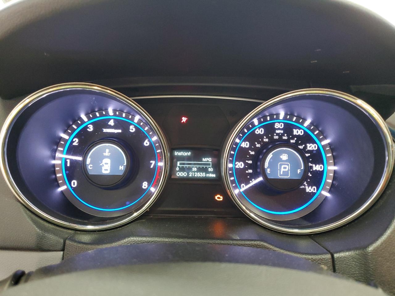 2013 Hyundai Sonata - Image 9