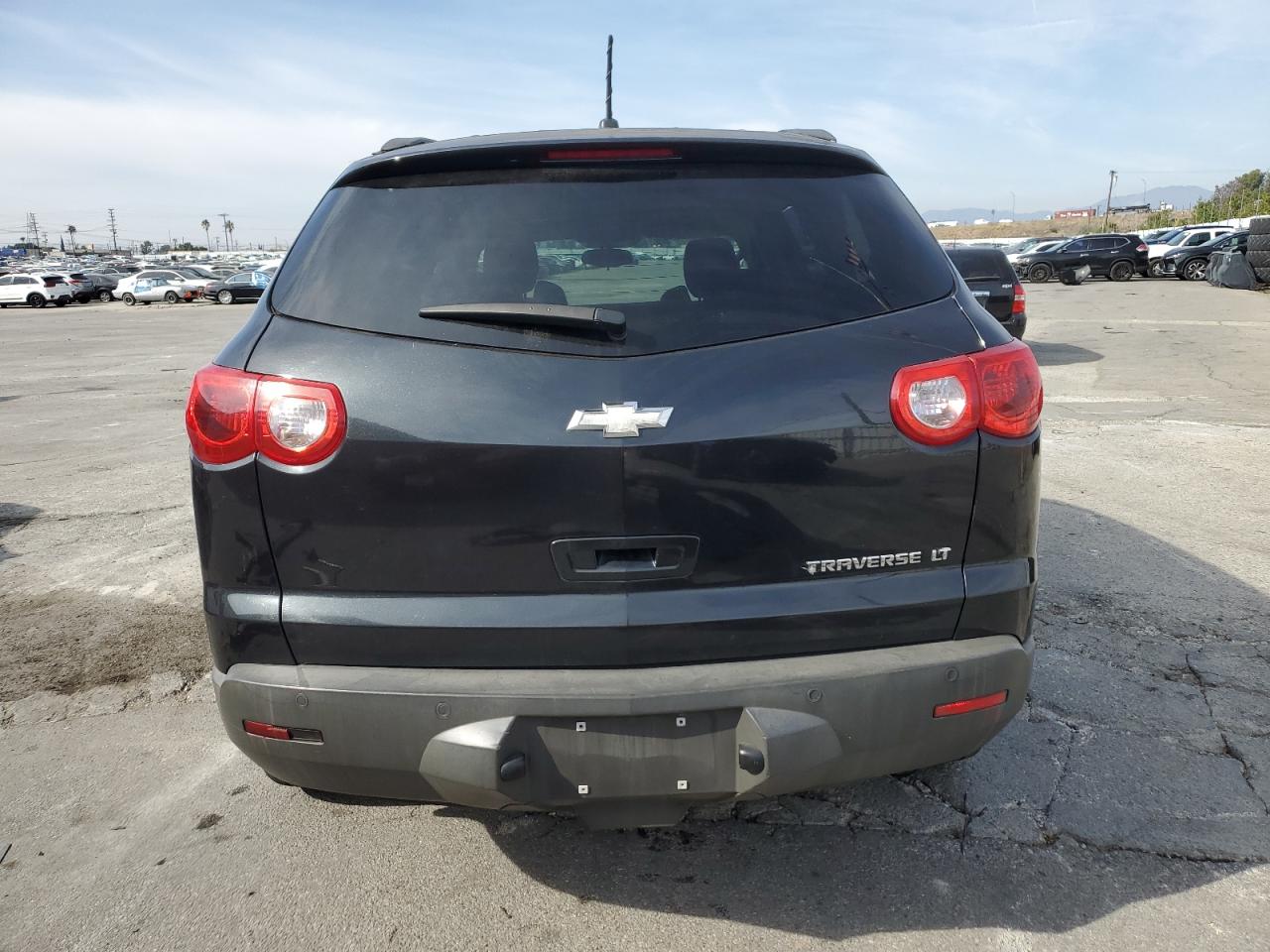 2011 Chevrolet Traverse - Image 6