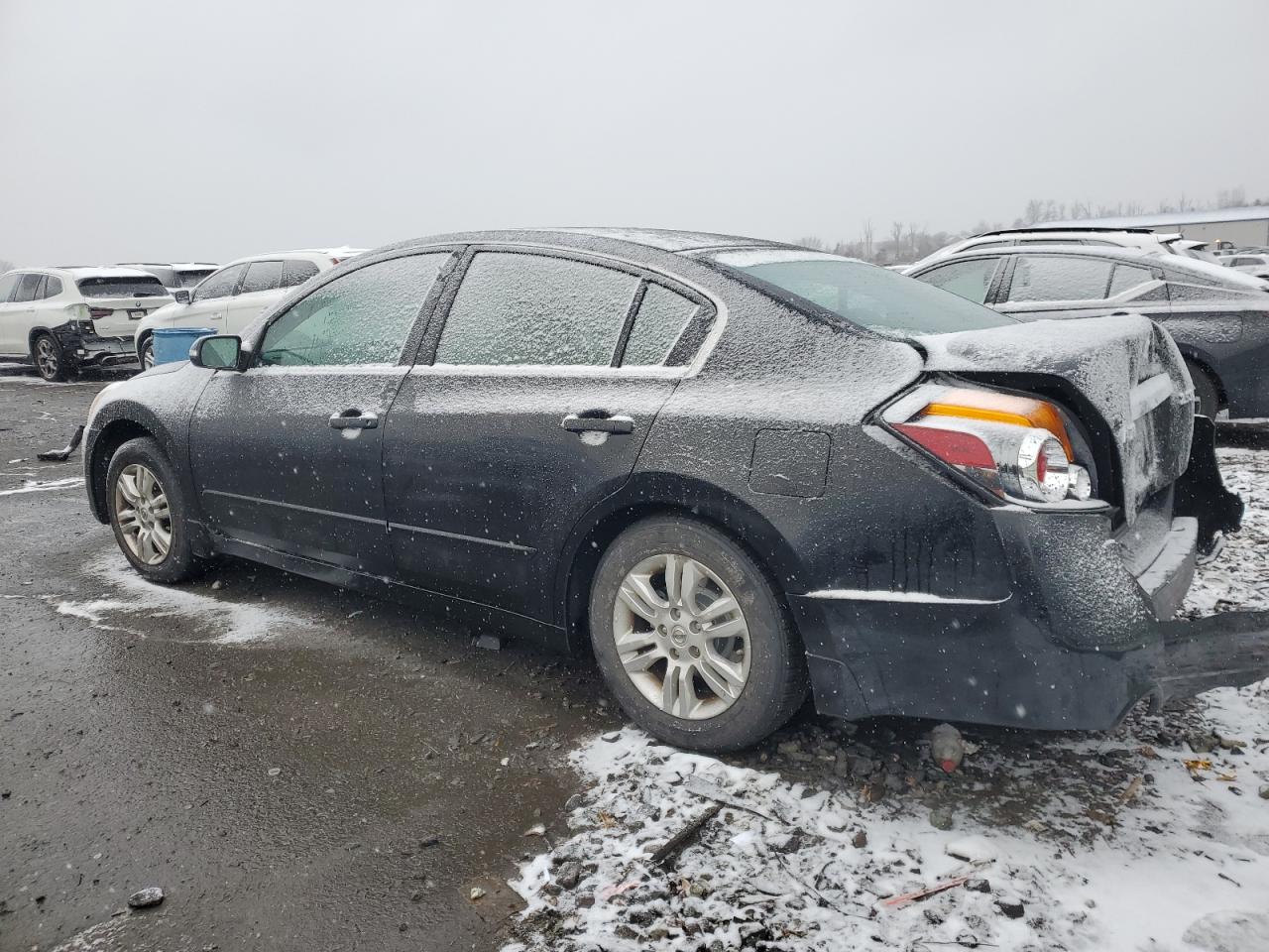 2010 Nissan Altima - Image 2