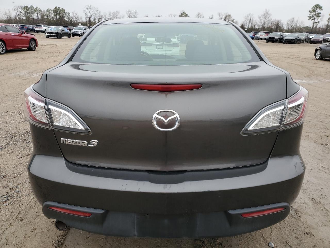 2010 Mazda 3 - Image 6