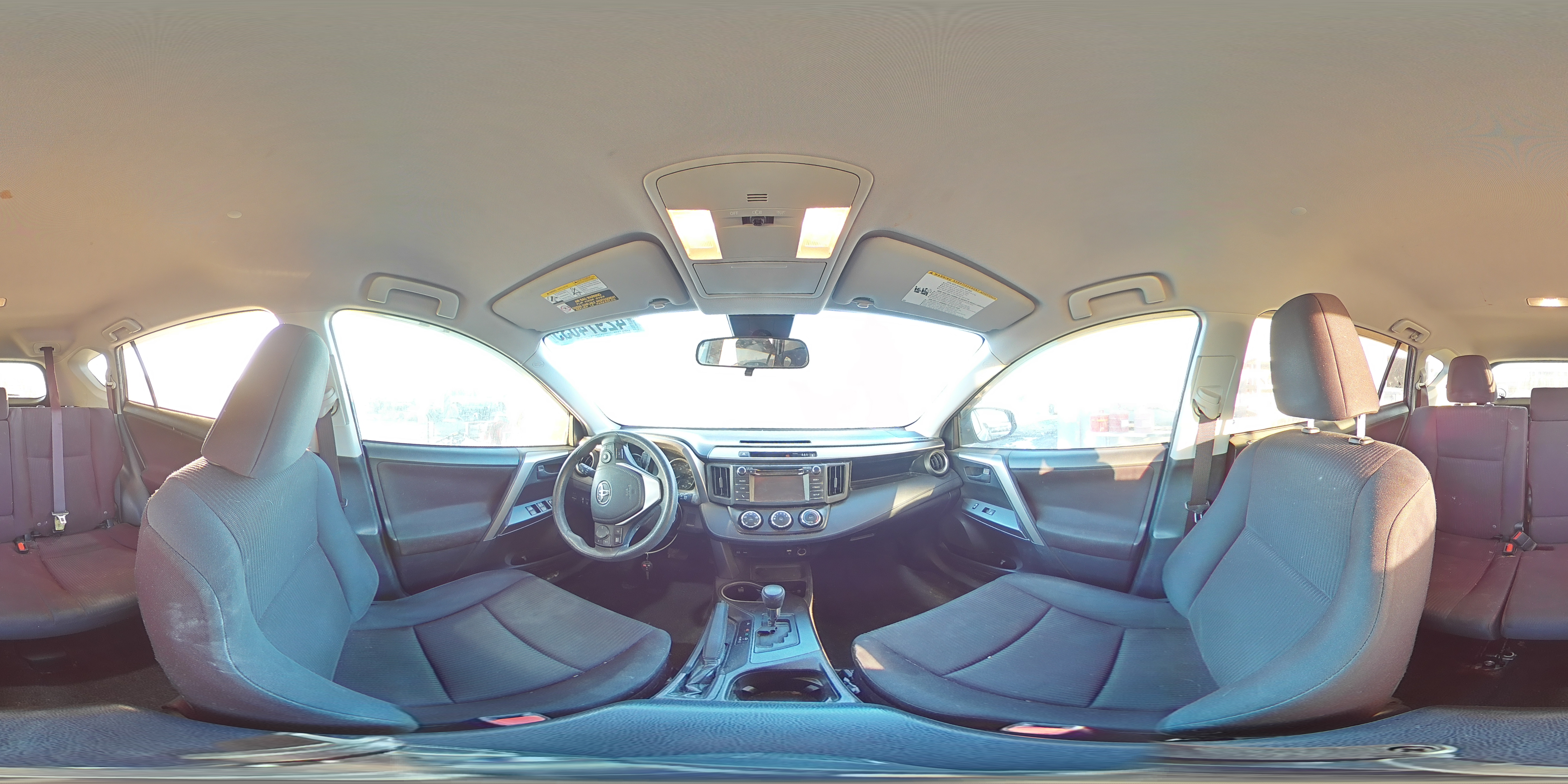 2018 Toyota RAV 4 - Image 15