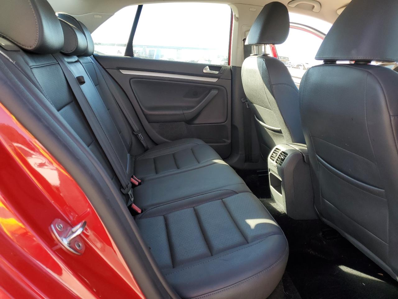 2009 Volkswagen Jetta - Image 10