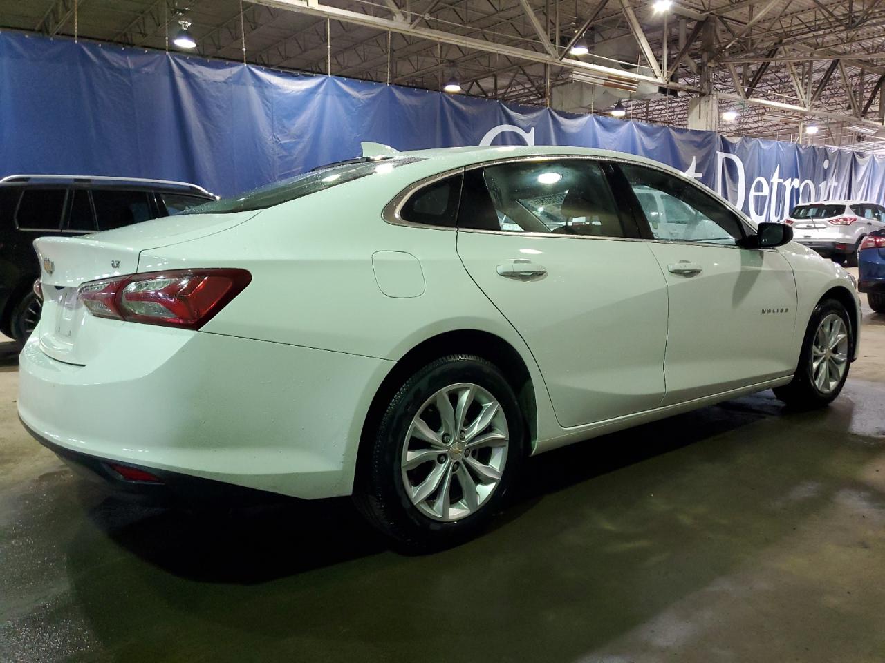 2022 Chevrolet Malibu - Image 3