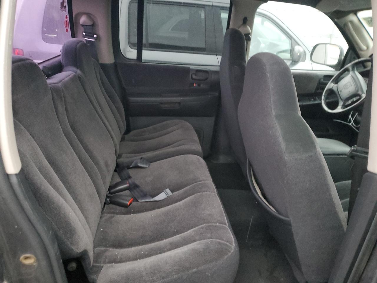 2003 Dodge Dakota - Image 10