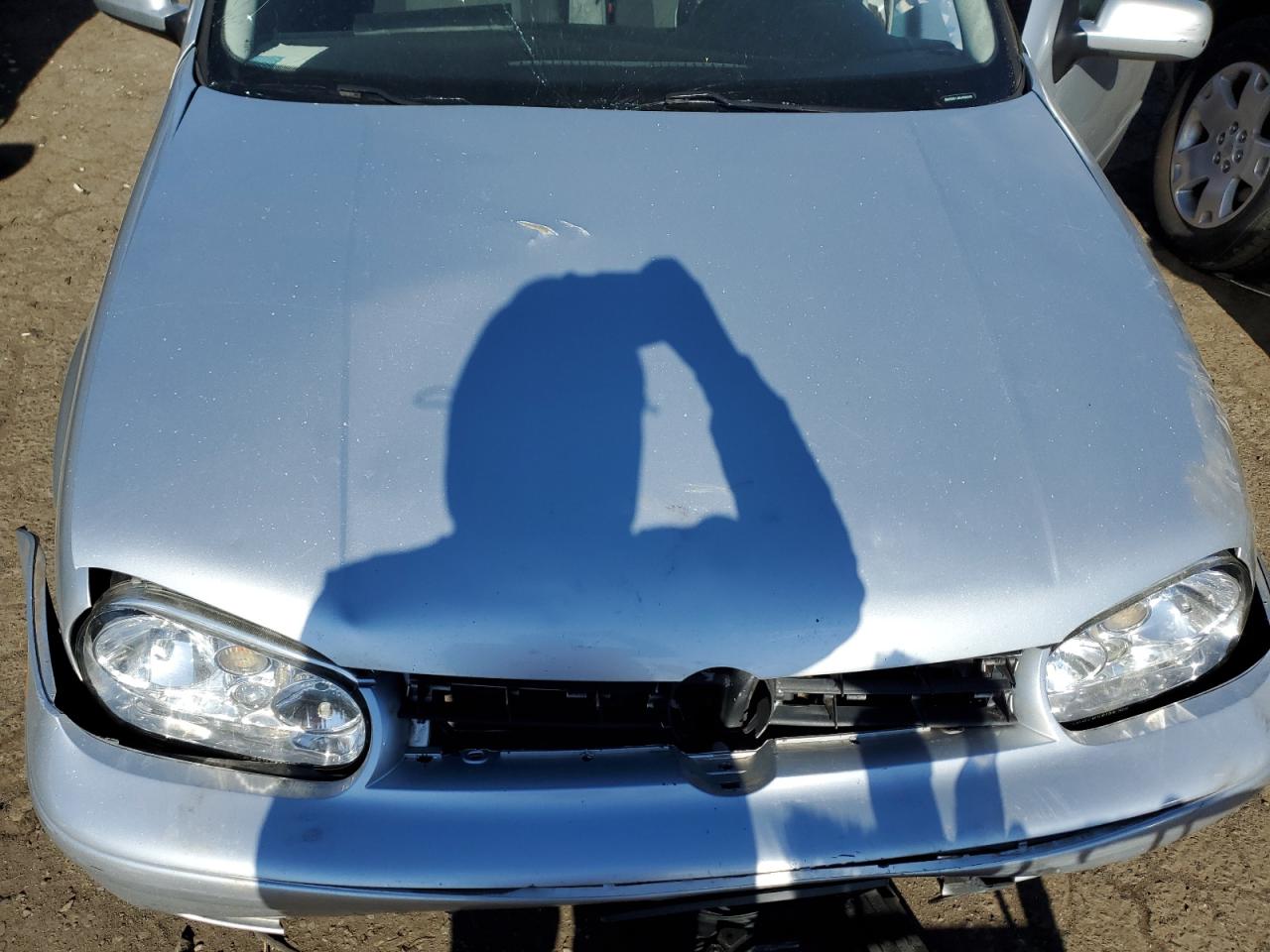 2005 Volkswagen Golf - Image 11
