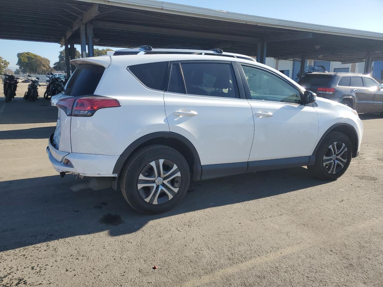2016 Toyota RAV 4 - Image 3