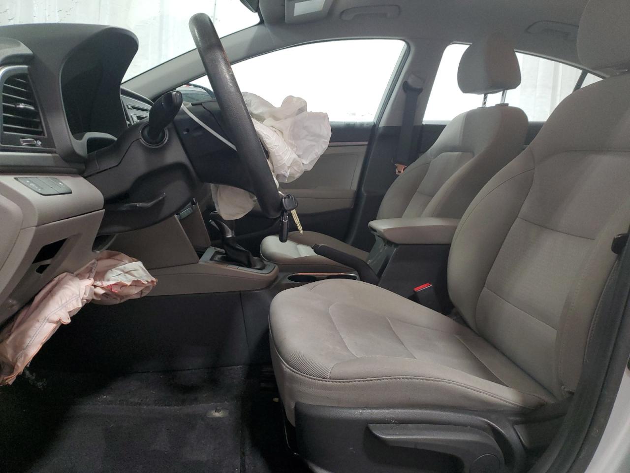 2018 Hyundai Elantra - Image 7