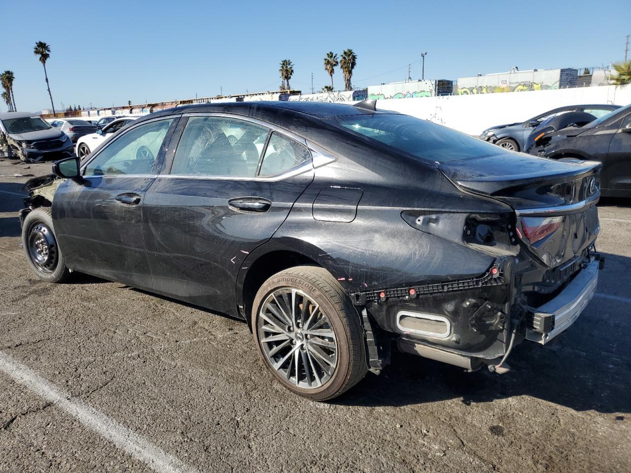 2024 Lexus ES - Image 2