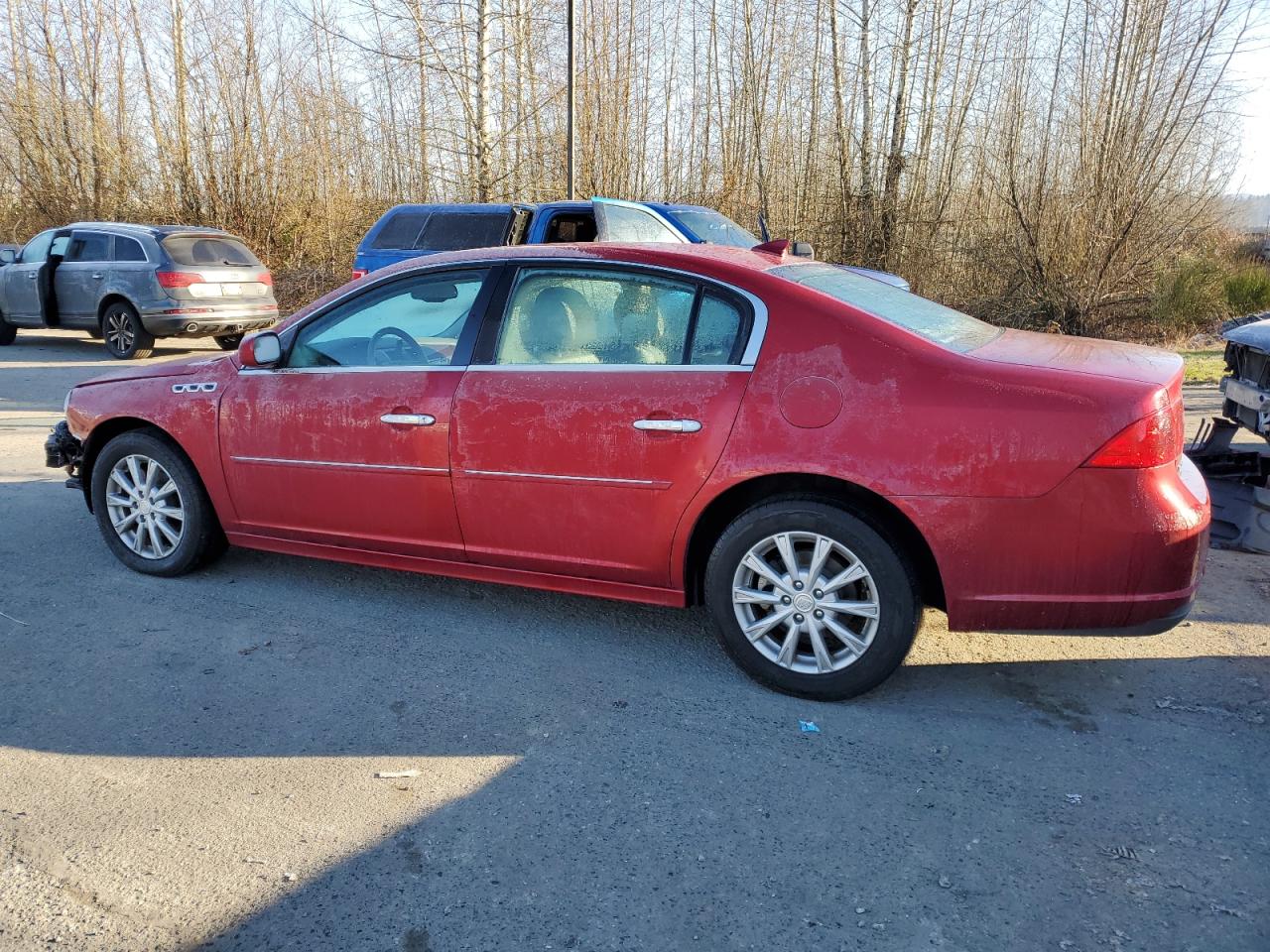 2011 Buick Lucerne - Image 2