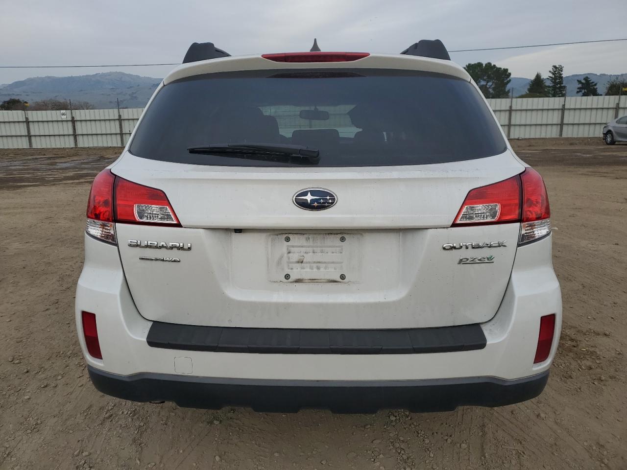 2013 Subaru Outback - Image 6