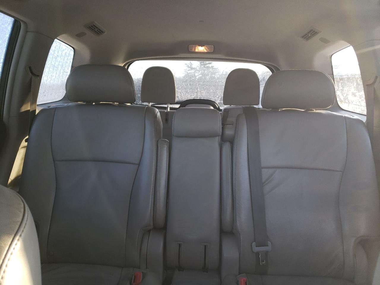 2011 Toyota Highlander - Image 10