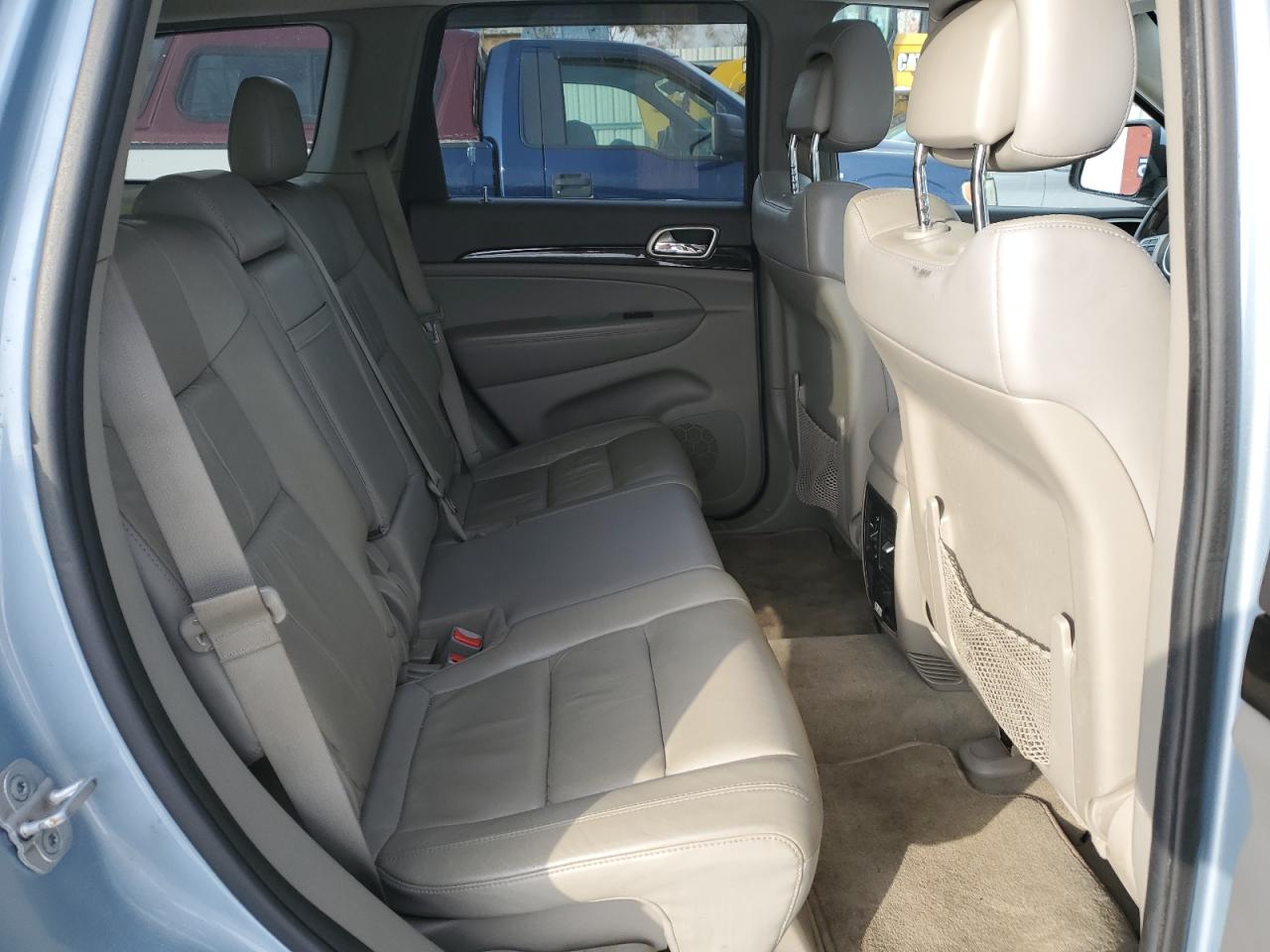 2012 Jeep Grand Cherokee - Image 11