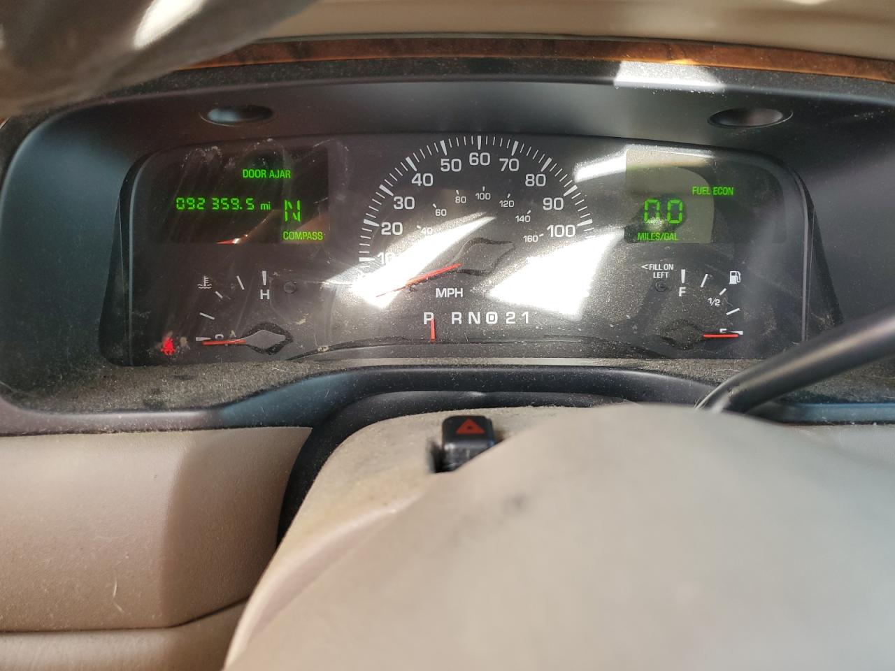 2000 Lincoln Town Car Cartier VIN: 1LNHM83W5YY891773 Lot: 61326375