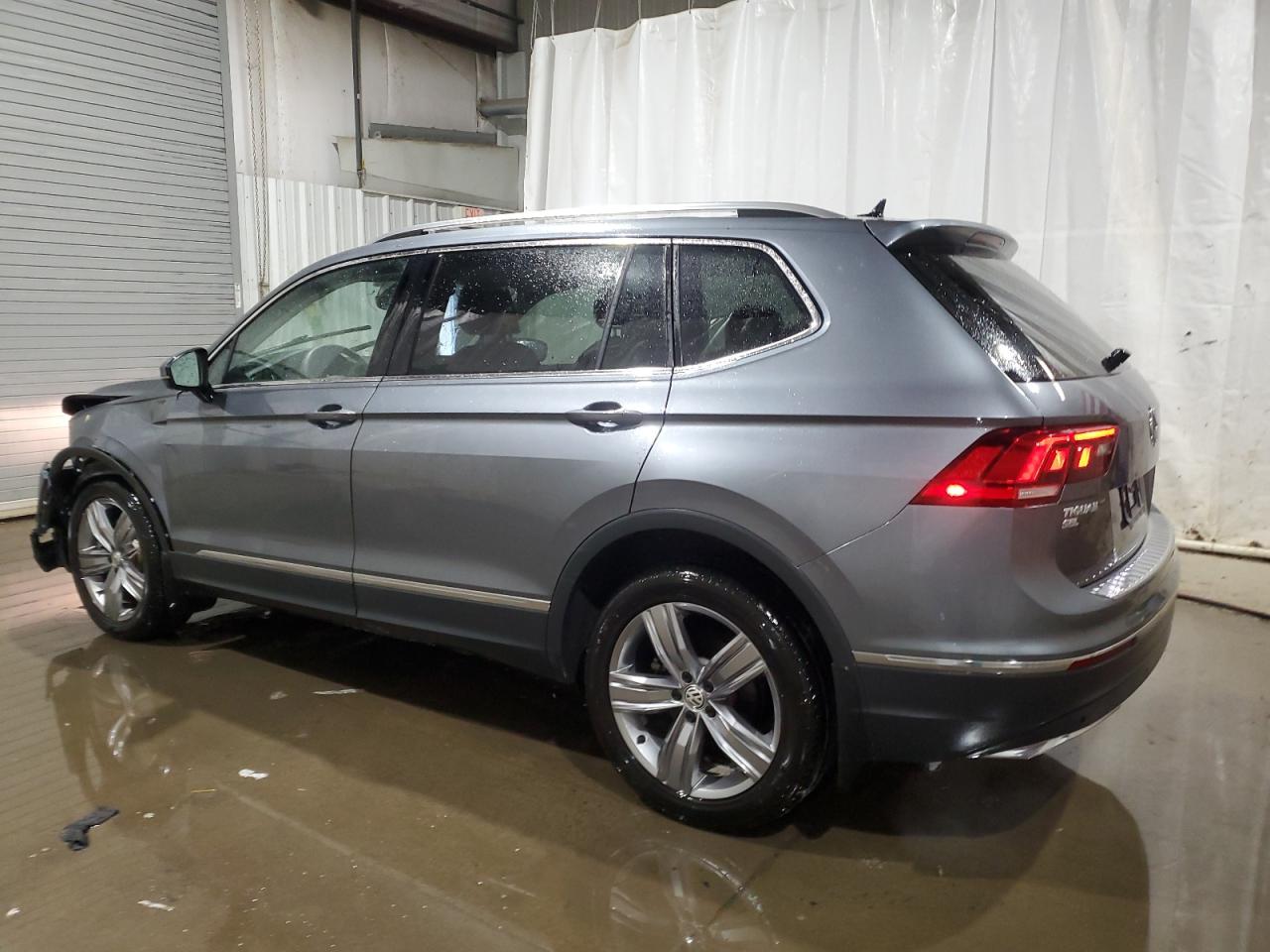 2021 Volkswagen Tiguan - Image 2