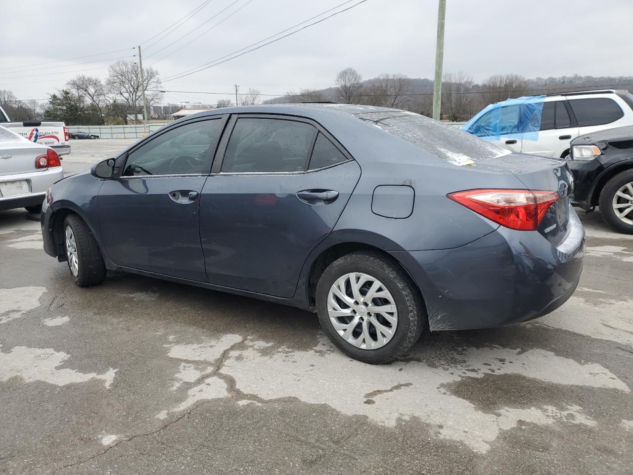 VIN 5YFBURHE4JP771652 2018 TOYOTA COROLLA no.2