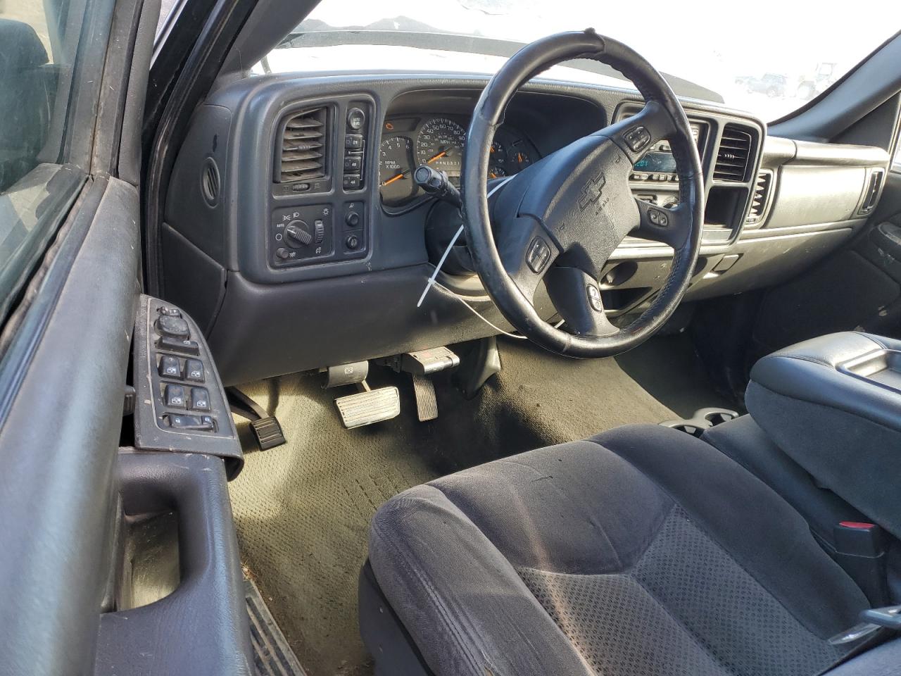 2006 Chevrolet Silverado - Image 8