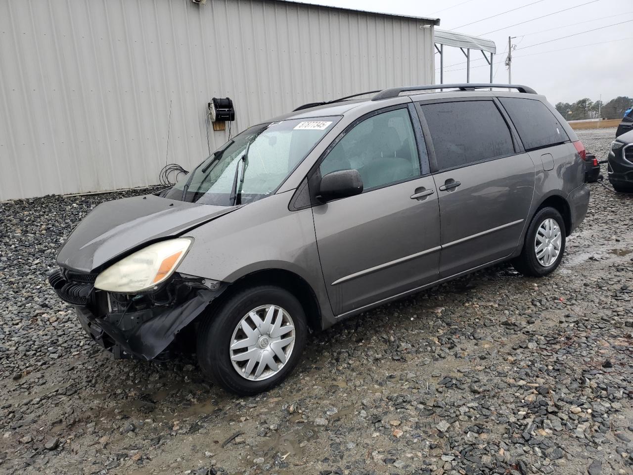 2005 Toyota Sienna - Image 1