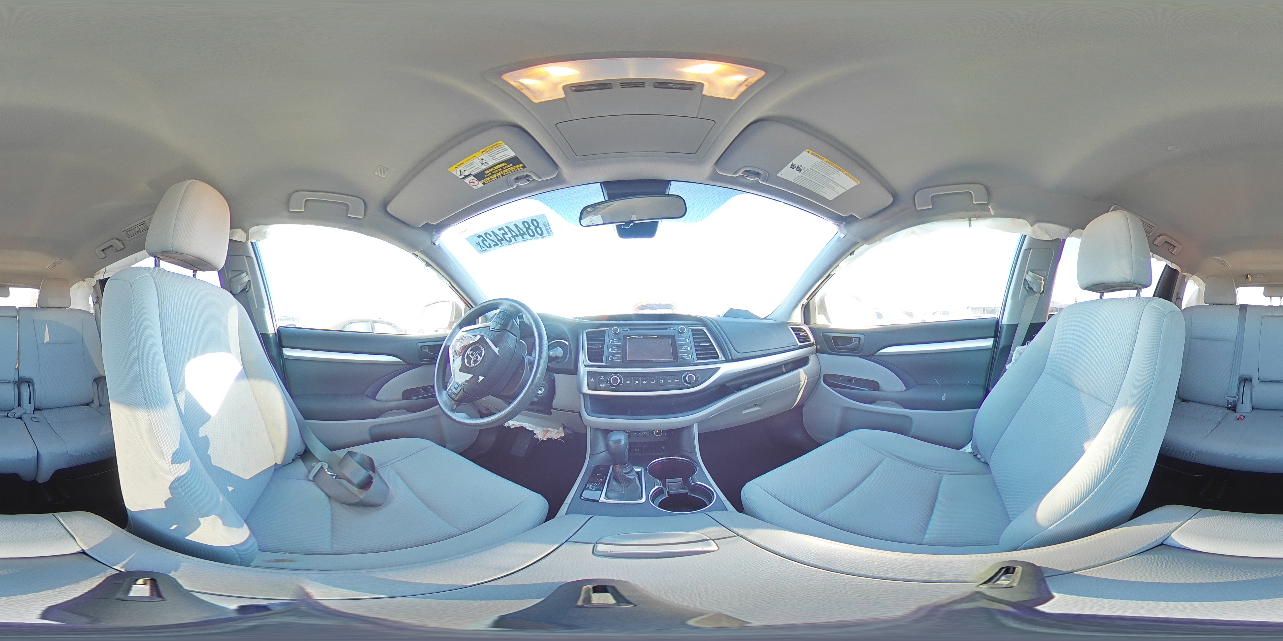 2019 Toyota Highlander - Image 13
