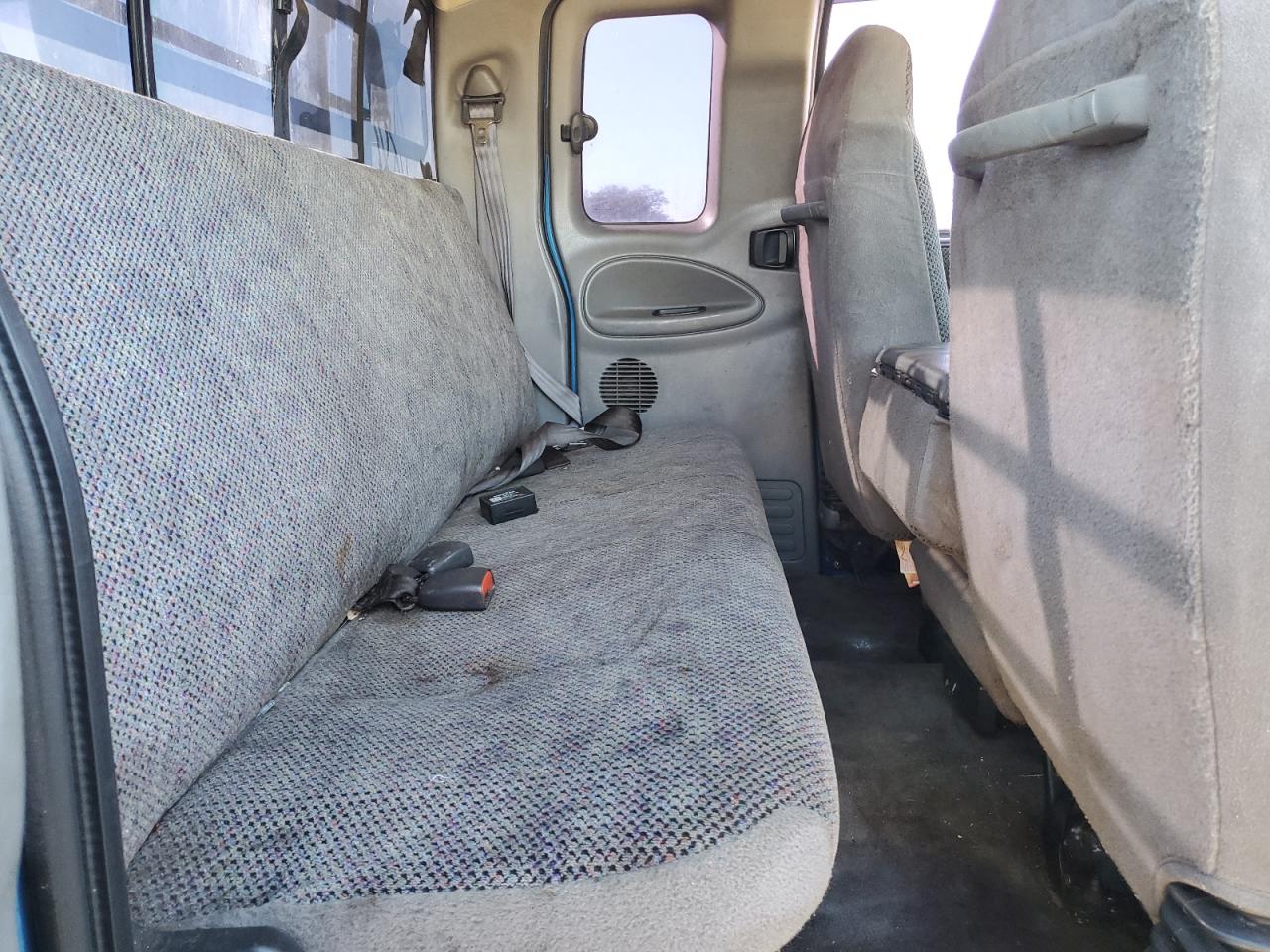 2000 Dodge RAM - Image 10