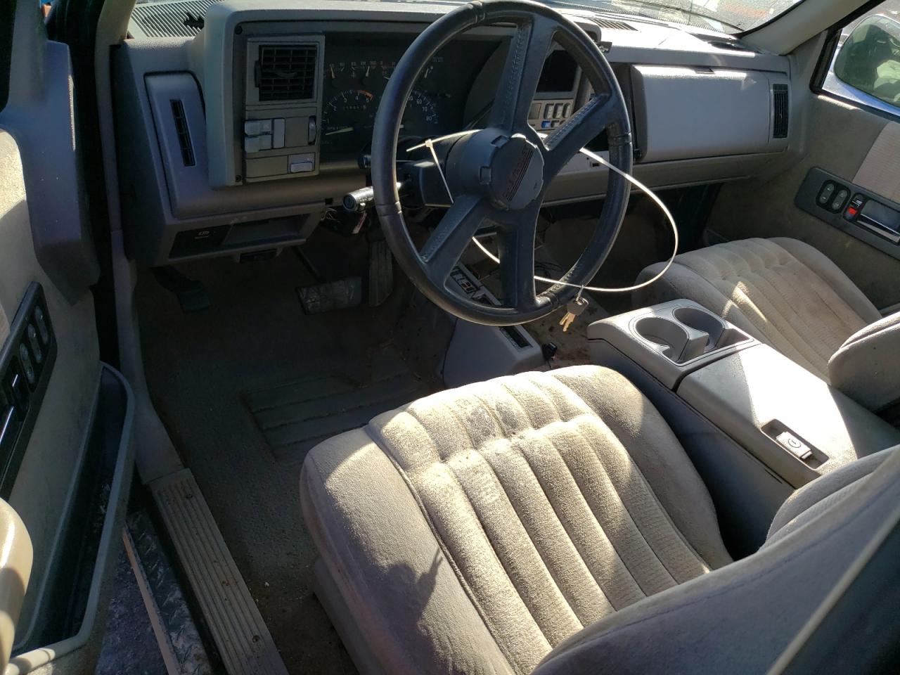 1994 Chevrolet GMT-400 - Image 8
