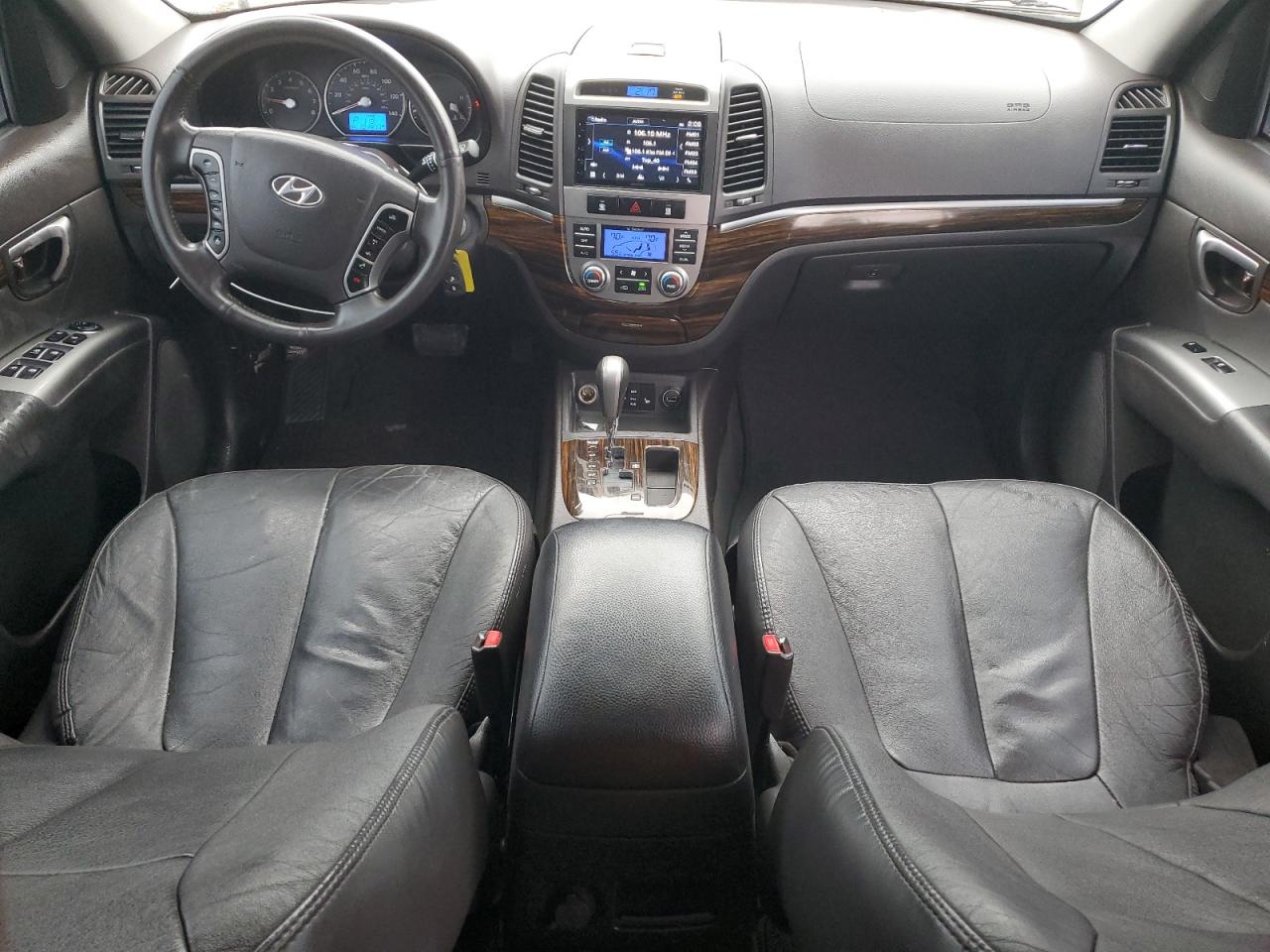 2010 Hyundai Santa Fe - Image 8