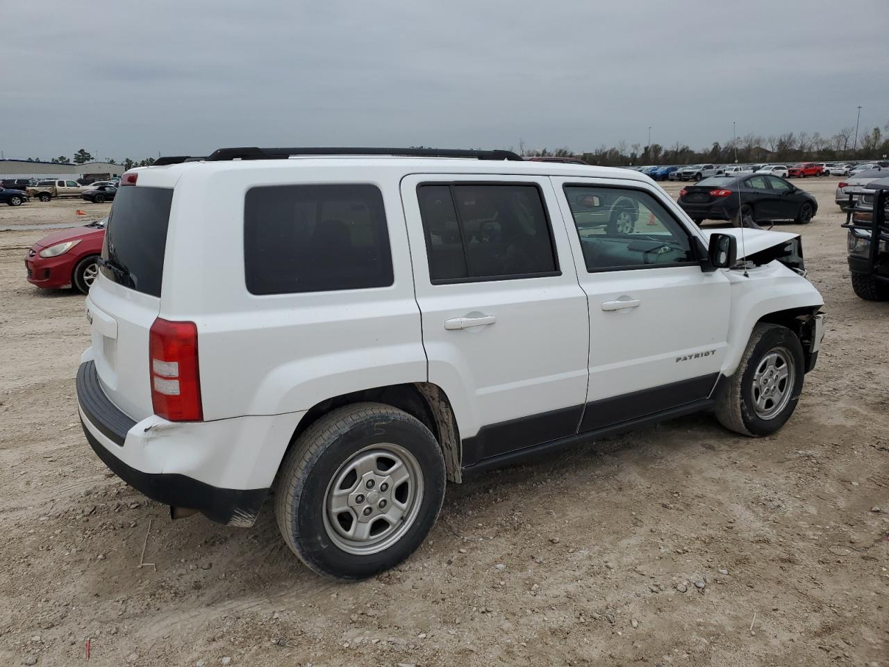 2016 Jeep Liberty (Patriot) - Image 3