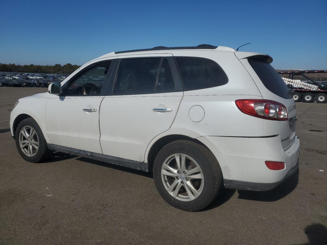 2011 Hyundai Santa Fe - Image 2