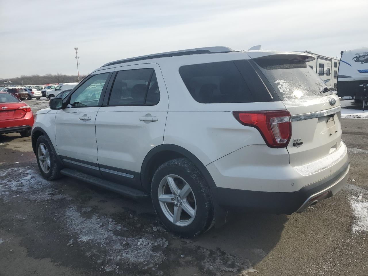 2016 Ford Explorer - Image 2