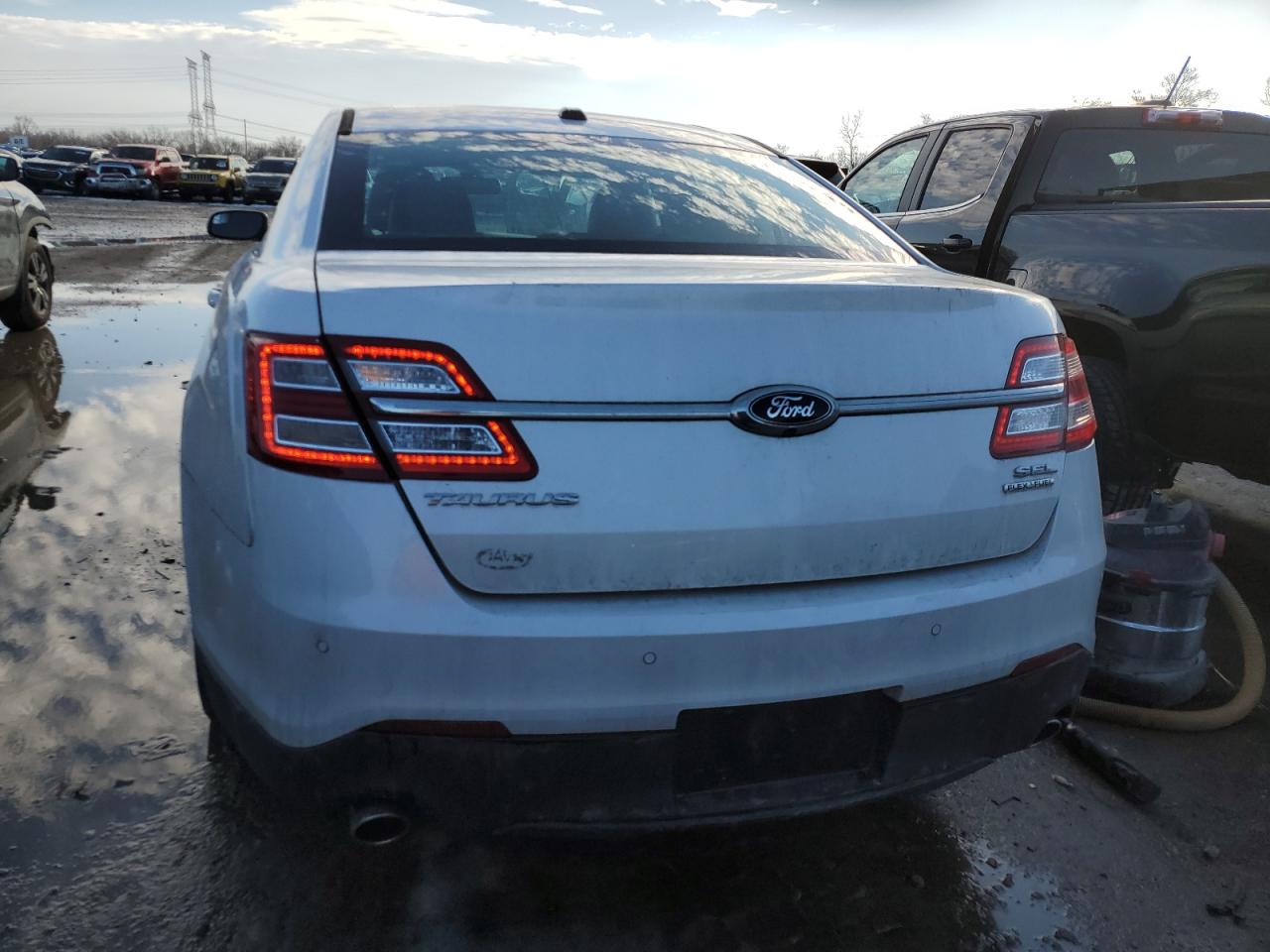2013 Ford Taurus - Image 6