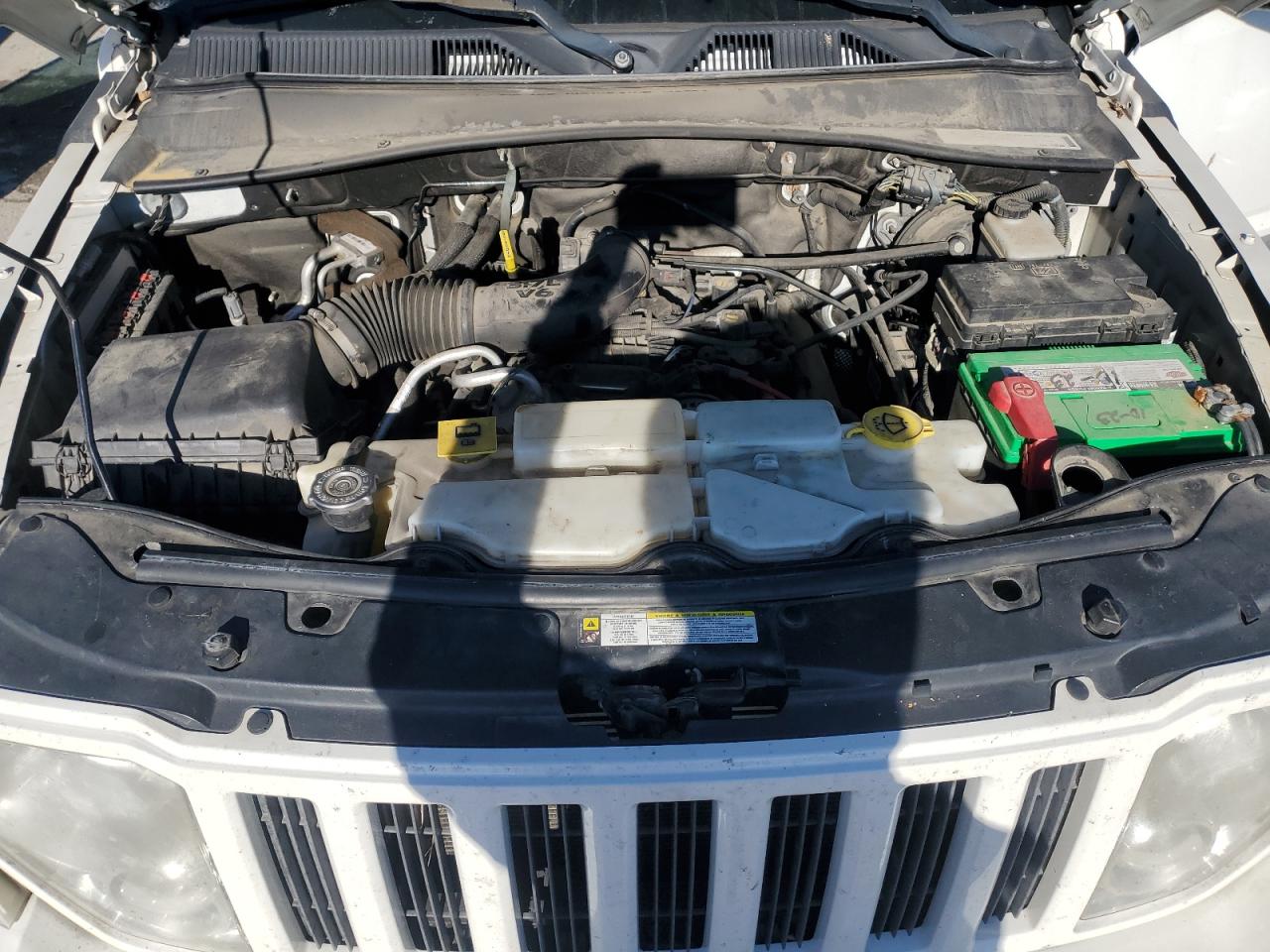 2010 Jeep Liberty (North America) - Image 12