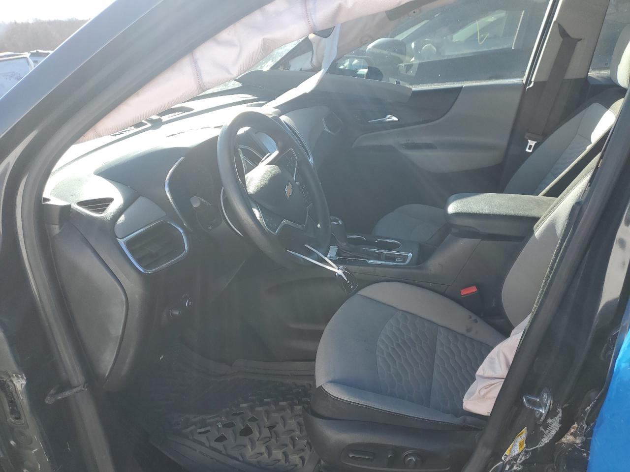 2GNAXREV0J6233143 CHEVROLET EQUINOX 2018