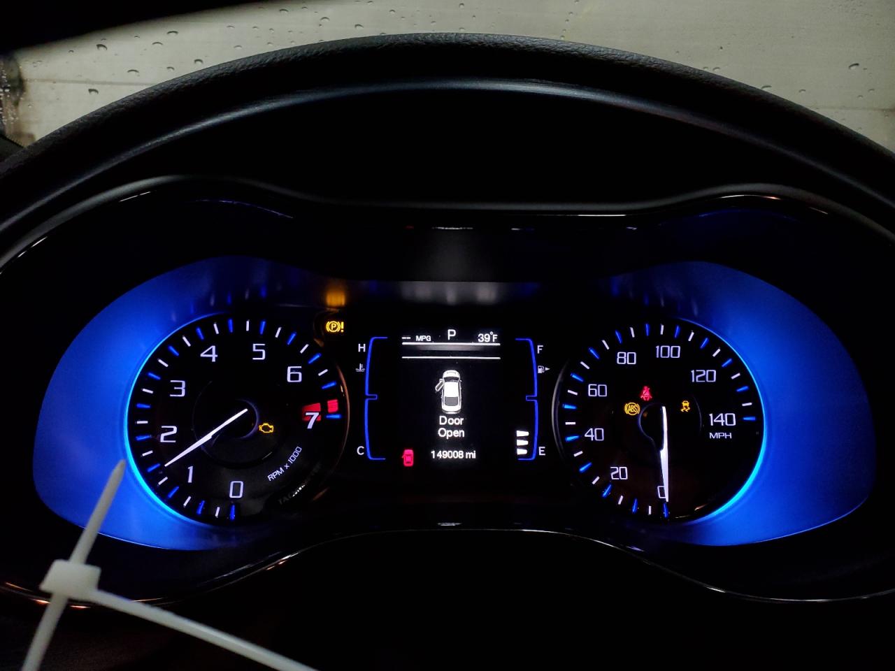2015 Chrysler 200 - Image 9