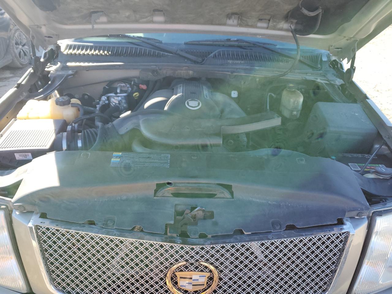 2002 Cadillac Escalade - Image 14
