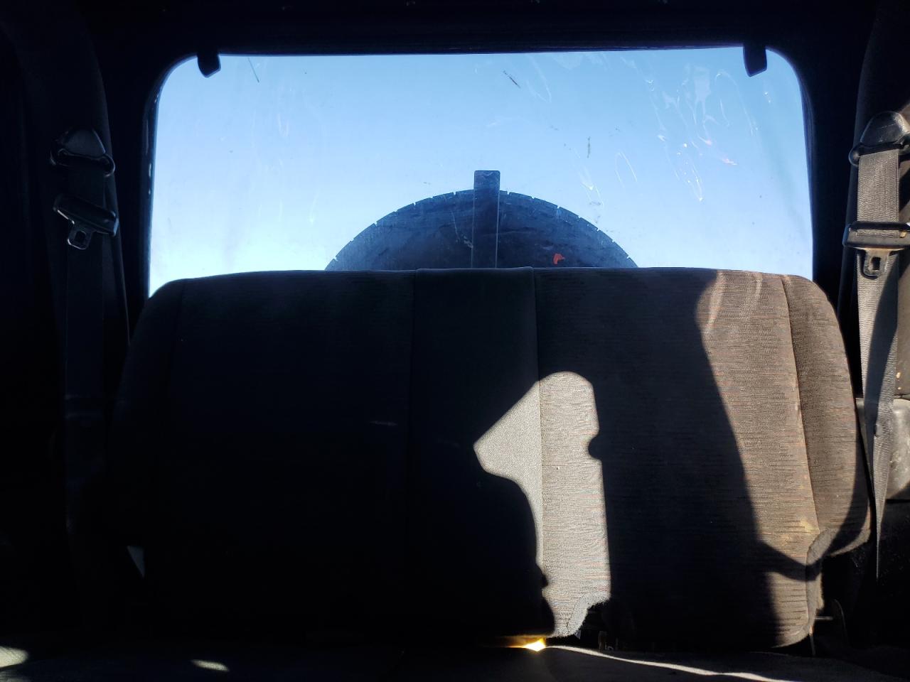 2005 Jeep Wrangler - Image 10