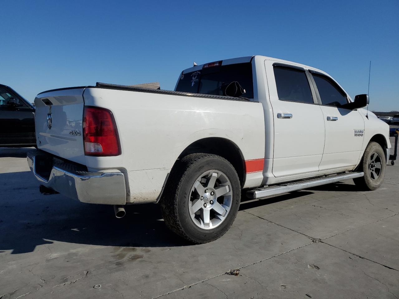 2015 RAM 1500 - Image 3