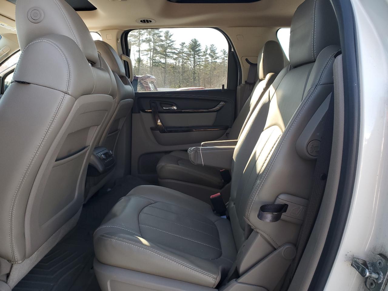 2015 GMC Acadia - Image 10