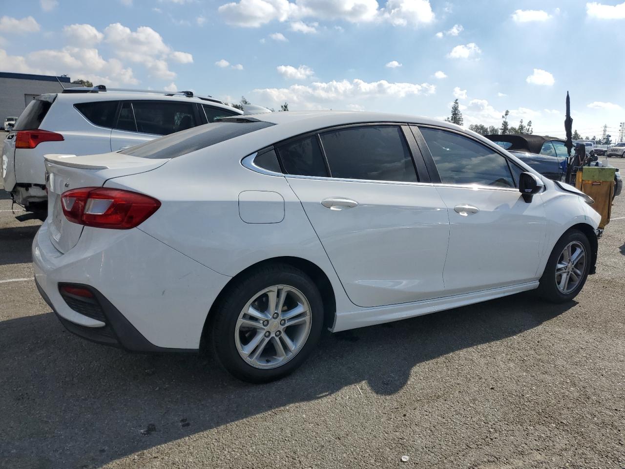 2017 Chevrolet Cruze - Image 3