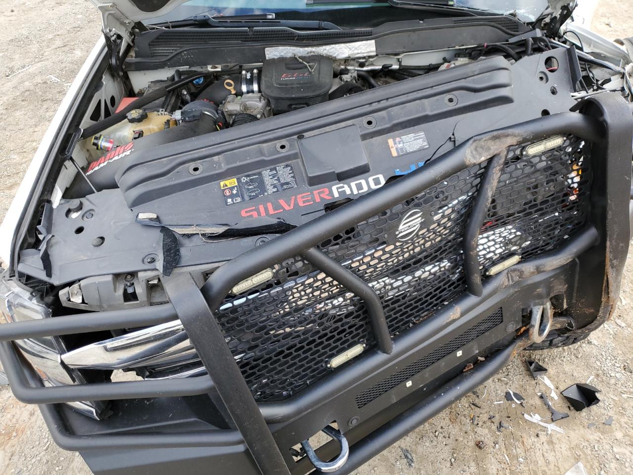 2015 Chevrolet Silverado - Image 11