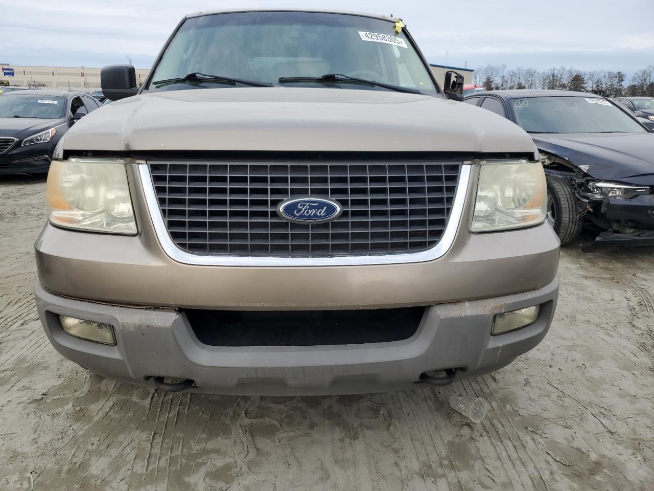 2003 Ford Expedition - Image 5