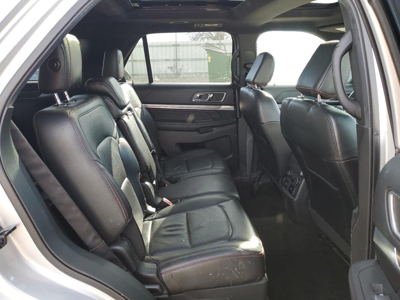 2018 Ford Explorer - Image 11