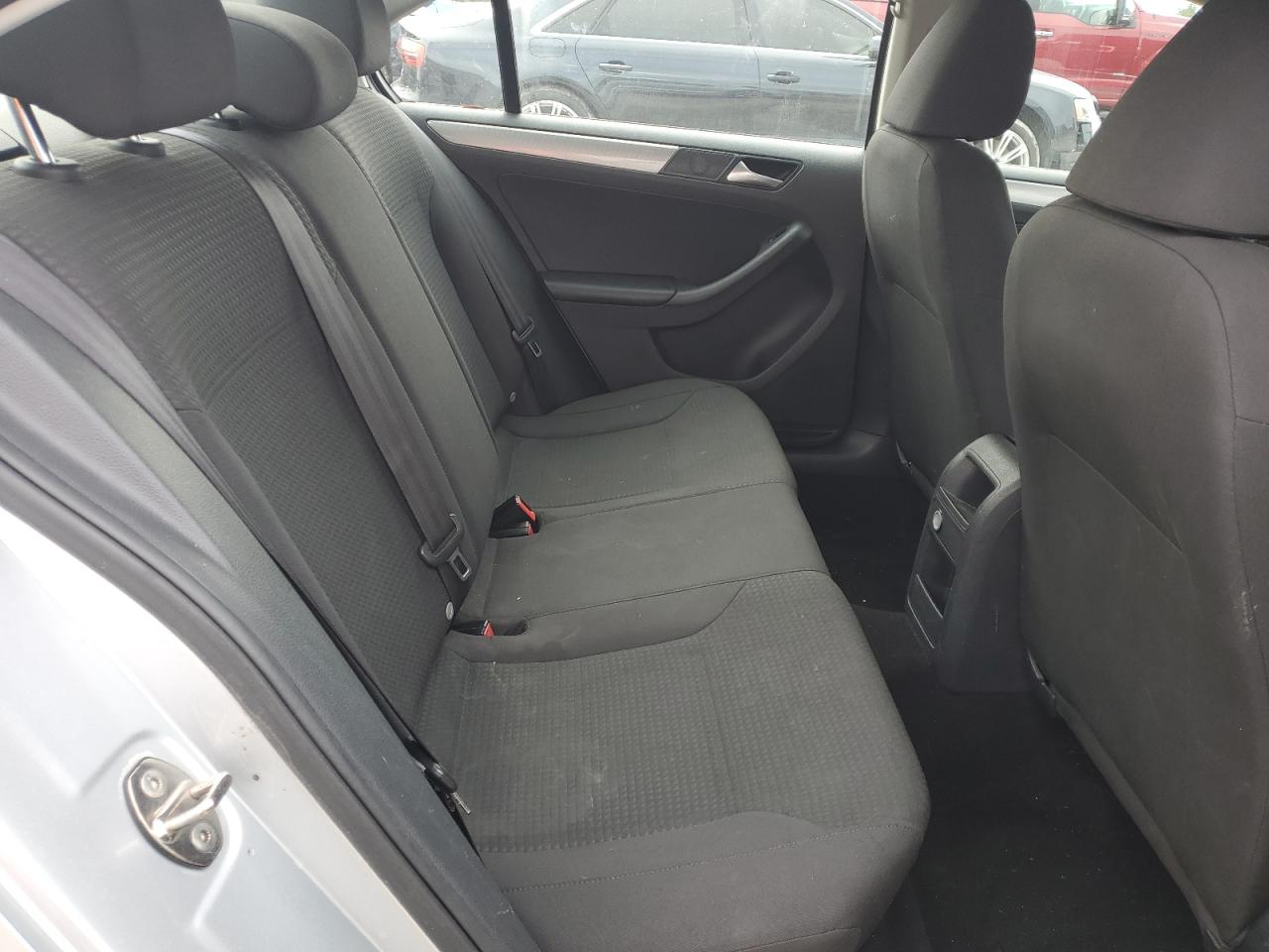 2015 Volkswagen Jetta - Image 10